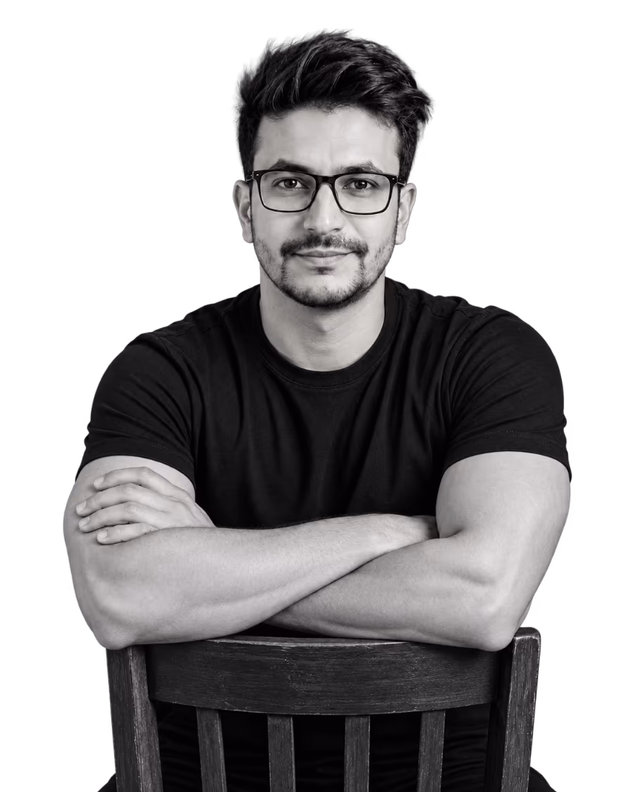 Porträt von Mohamed Sahbi, Senior-Entwickler und Gründer von WebCraftDev